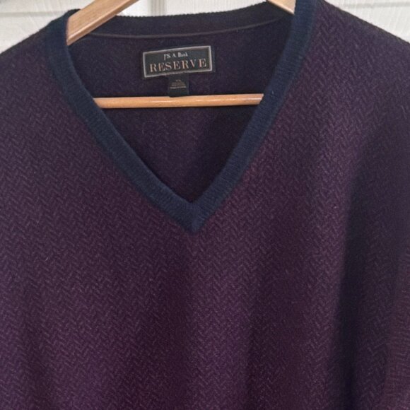 Jos. A. Bank Reserve Wool Blend V-neck Sweater in Deep Purple w/ Dark Blue, XL - Picture 1 of 5